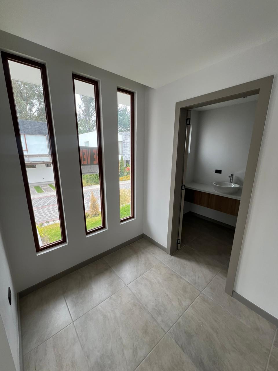 9dd86e90-e637-4fc2-a389-bb43d1085486