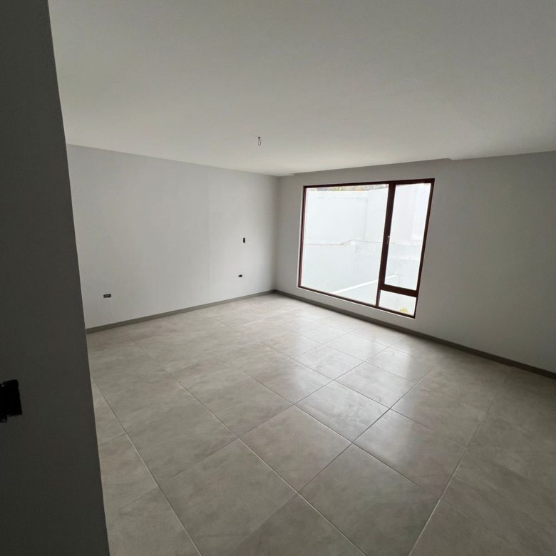 Venta 📞 099 294 7189 🏡 CASA EN TUMBACO 🏡✨ Espacio y Luz que Enamoran ✨ #TuNuevoHogar