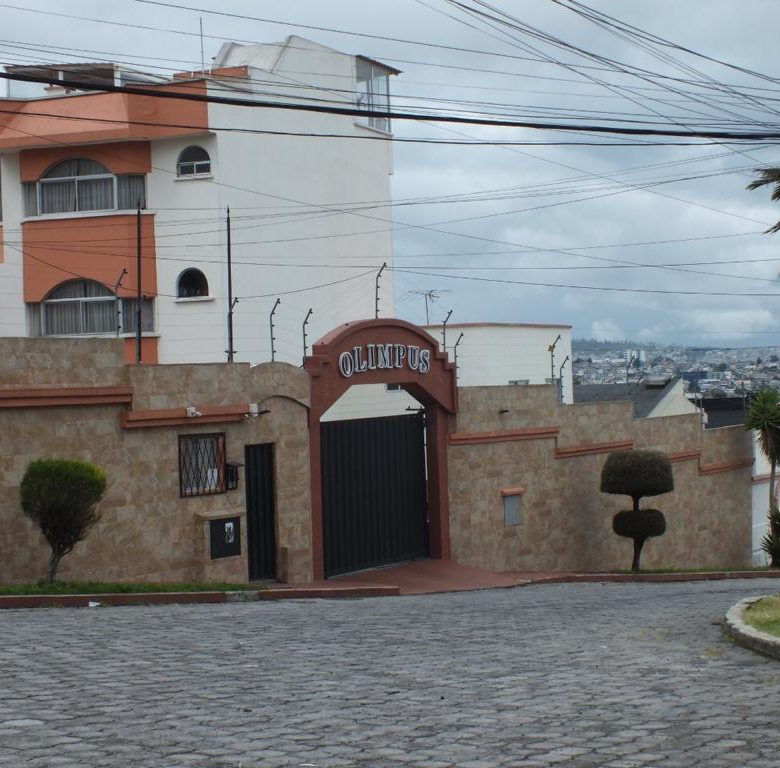 ¡Venta! 📞 099 294 7189 🏠 Casa de 2 pisos en Olimpus, cerca del Portal Shopping 🌟 #HogarDeEnsueño