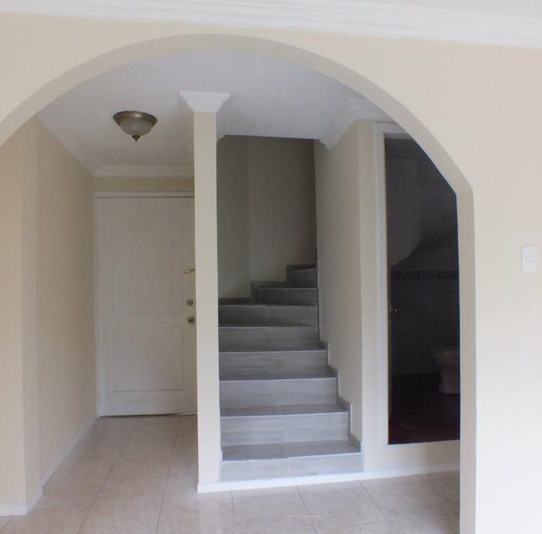 ¡Venta! 📞 099 294 7189 🏠 Casa de 2 pisos en Olimpus, cerca del Portal Shopping 🌟 #HogarDeEnsueño