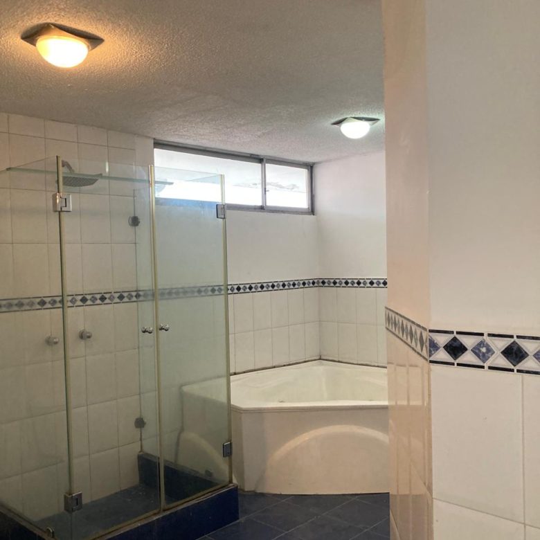 ¡Venta! 📞 099 294 7189 🏠 Casa de 2 pisos en Olimpus, cerca del Portal Shopping 🌟 #HogarDeEnsueño