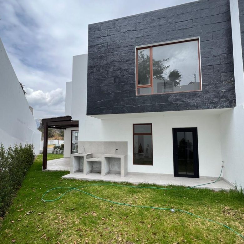 Venta 📞 099 294 7189 🏡 CASA EN TUMBACO 🏡✨ Espacio y Luz que Enamoran ✨ #TuNuevoHogar