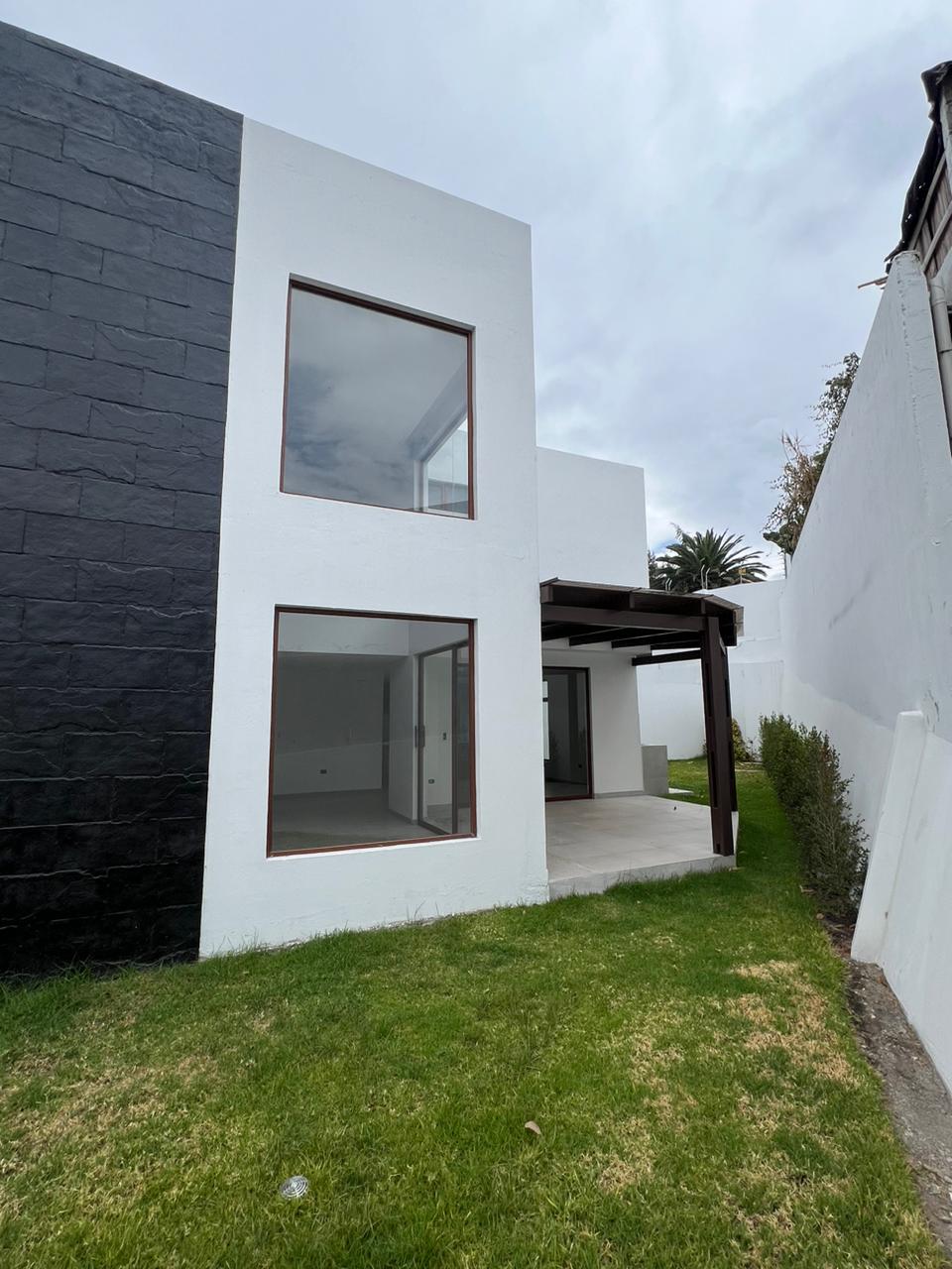 Venta 📞 099 294 7189 🏡 CASA EN TUMBACO 🏡✨ Espacio y Luz que Enamoran ✨ #TuNuevoHogar