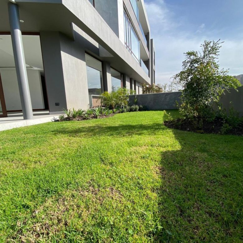 Venta 📞 099 294 7189 🏡✨ ¡Departamento Súper Lujo, Estrenar 202 m², Jardín 244 m², Vista Grande | Descubre el lujo y la comodidad en tu nuevo hogar! 🌿🔑 #ViveEnGrande