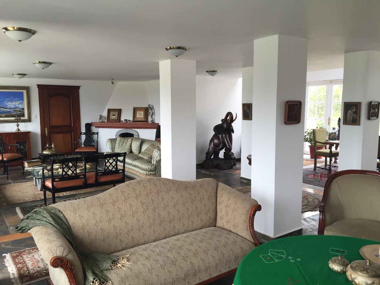 Venta 0987 0100 74 📞 ✨ Casa de Lujo 500 m² con Terreno de 3.000 m² 🌟 ¡Tu oasis privado en Tumbaco te espera! 🏡💫 Vive rodeado de naturaleza, lujo y tranquilidad 🌿🛁 #HogarDeEnsueño