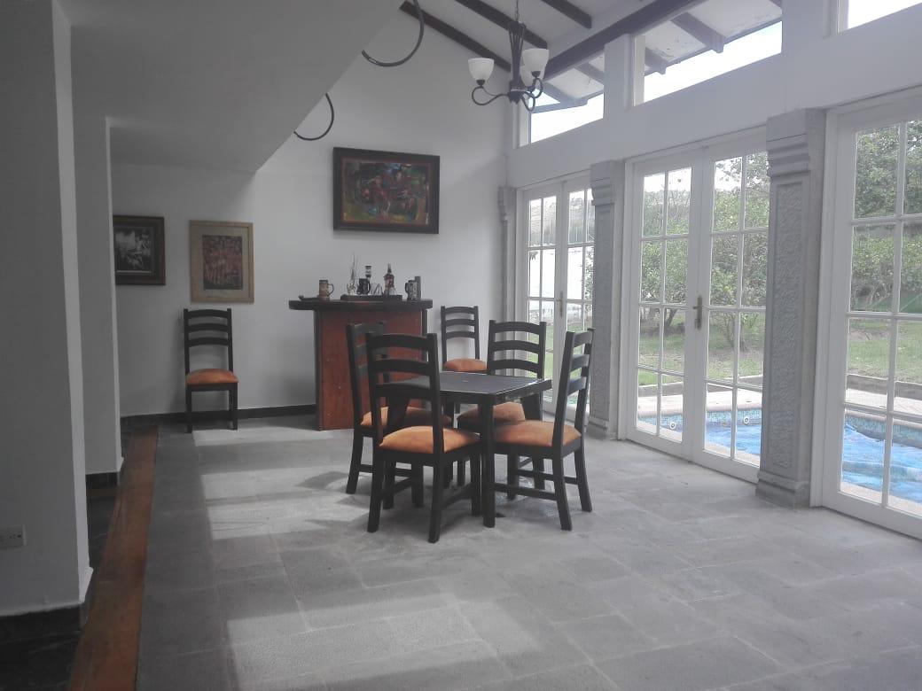 Venta 0987 0100 74 📞 ✨ Casa de Lujo 500 m² con Terreno de 3.000 m² 🌟 ¡Tu oasis privado en Tumbaco te espera! 🏡💫 Vive rodeado de naturaleza, lujo y tranquilidad 🌿🛁 #HogarDeEnsueño