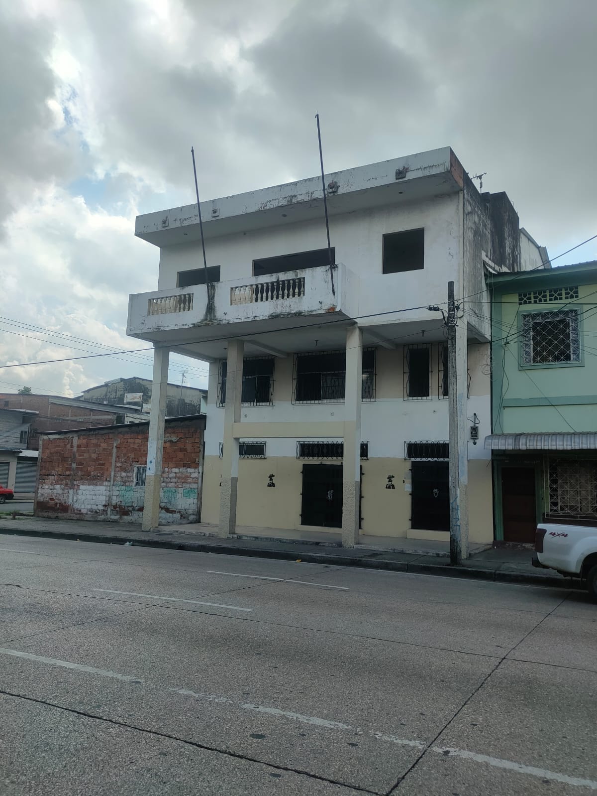 Venta 📞 099 294 7189 ️🏙 Edificio Comercial de 3 Pisos en Venta 🌟 ¡Inversión Inteligente en el 💛 de Guayaquil! 🚀 #OportunidadInmobiliaria