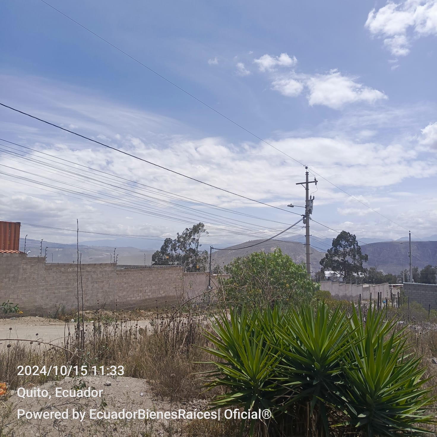 Venta 0987 0100 74 📞 📐 Terreno de 555 m² listo para desarrollar tu próximo gran proyecto 🌍 ¡Invierte en el corazón del turismo ecuatoriano! 📍 Ubicación privilegiada: A solo 1 km del icónico Monumento a la Mitad del Mundo #TuFuturoAquí