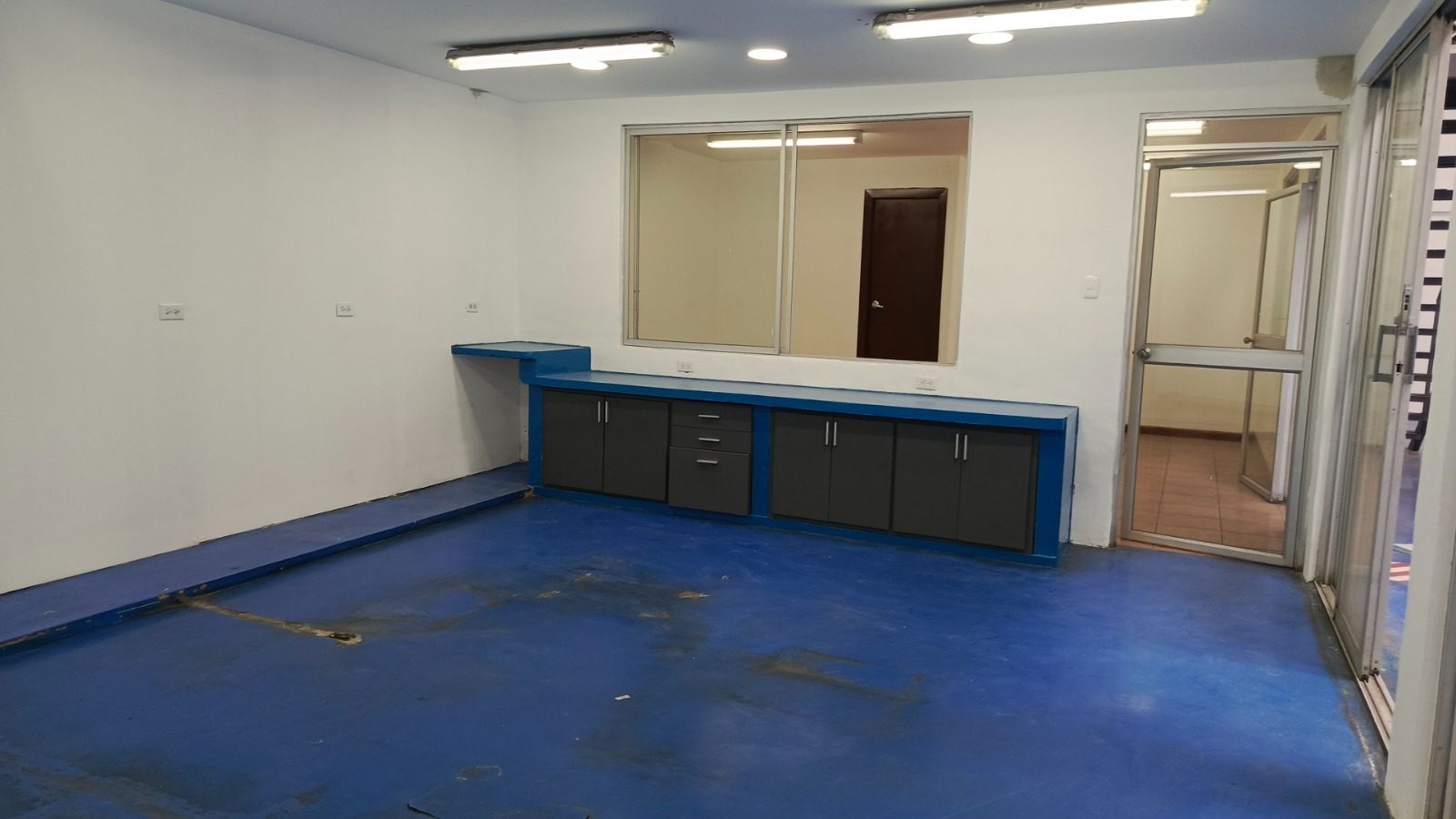 Alquiler 0987 0100 74 📞 🌟🏭 ¡Planta Industrial 4.200 m² de Alto Impacto! 🚛📦 Espacios de Bodega + Oficinas 🧠🔋 #PotenciaTuIndustria