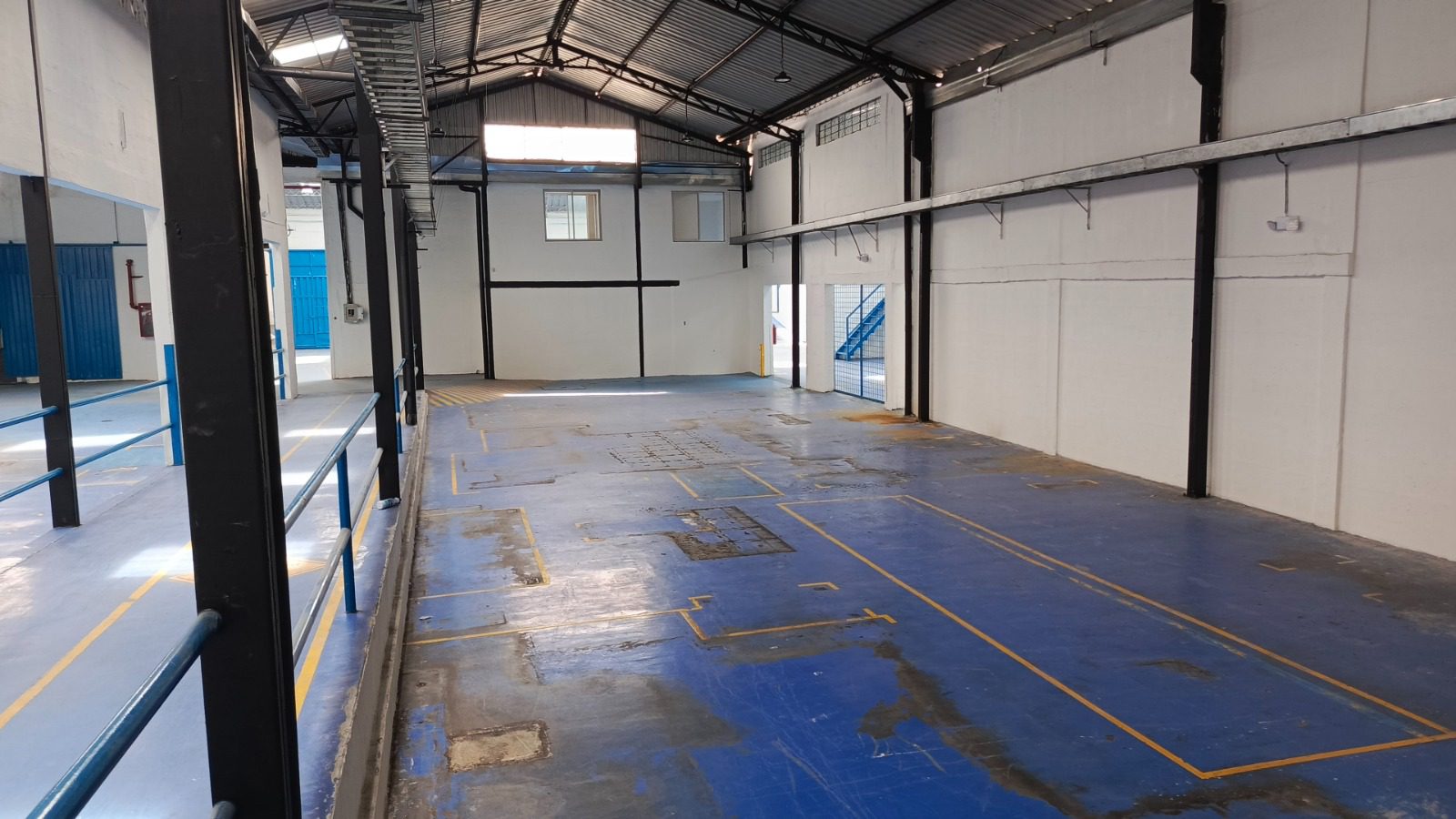Alquiler 0987 0100 74 📞 🌟🏭 ¡Planta Industrial 4.200 m² de Alto Impacto! 🚛📦 Espacios de Bodega + Oficinas 🧠🔋 #PotenciaTuIndustria