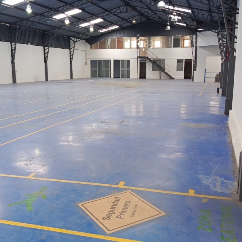 Alquiler 0987 0100 74 📞 🌟🏭 ¡Planta Industrial 4.200 m² de Alto Impacto! 🚛📦 Espacios de Bodega + Oficinas 🧠🔋 #PotenciaTuIndustria