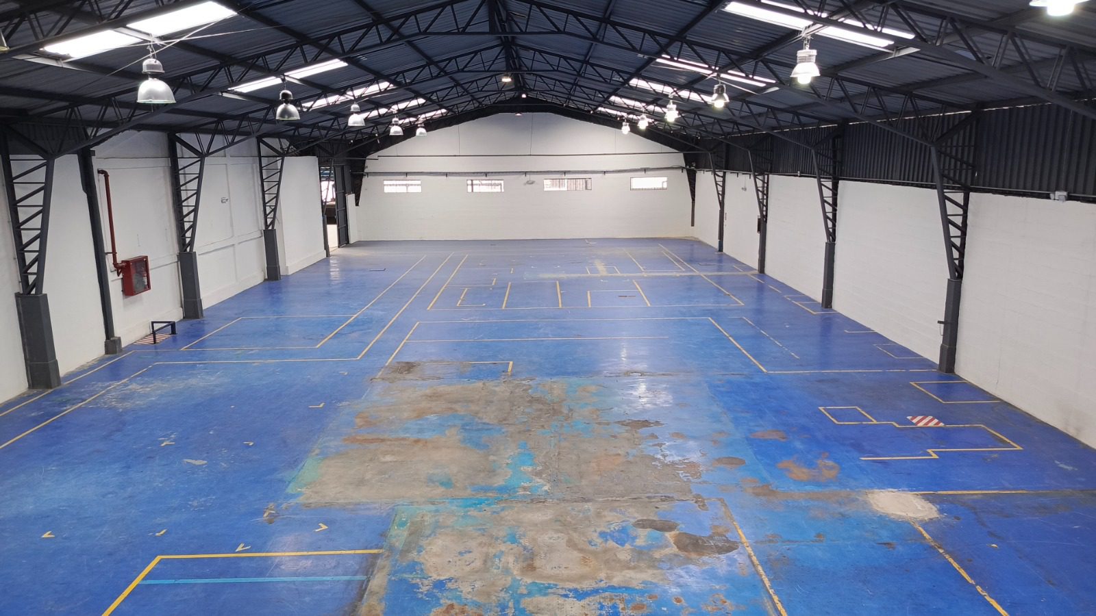 Alquiler 0987 0100 74 📞 🌟🏭 ¡Planta Industrial 4.200 m² de Alto Impacto! 🚛📦 Espacios de Bodega + Oficinas 🧠🔋 #PotenciaTuIndustria