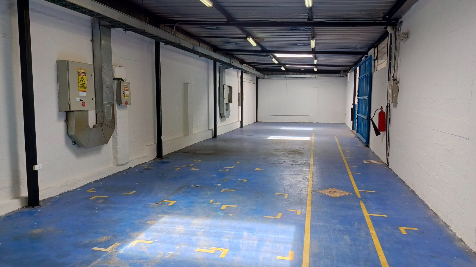 Alquiler 0987 0100 74 📞 🌟🏭 ¡Planta Industrial 4.200 m² de Alto Impacto! 🚛📦 Espacios de Bodega + Oficinas 🧠🔋 #PotenciaTuIndustria