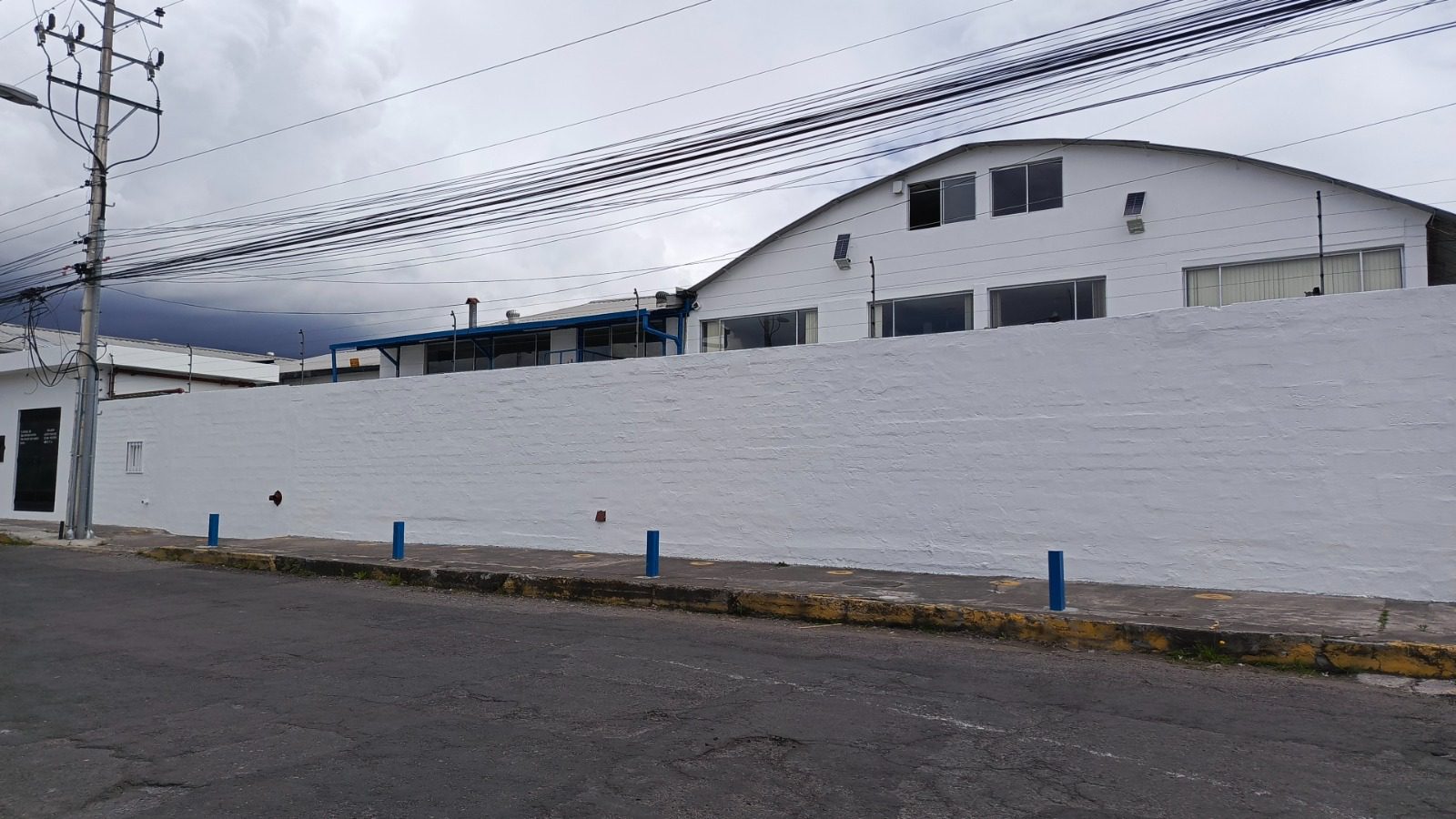 Alquiler 0987 0100 74 📞 🌟🏭 ¡Planta Industrial 4.200 m² de Alto Impacto! 🚛📦 Espacios de Bodega + Oficinas 🧠🔋 #PotenciaTuIndustria