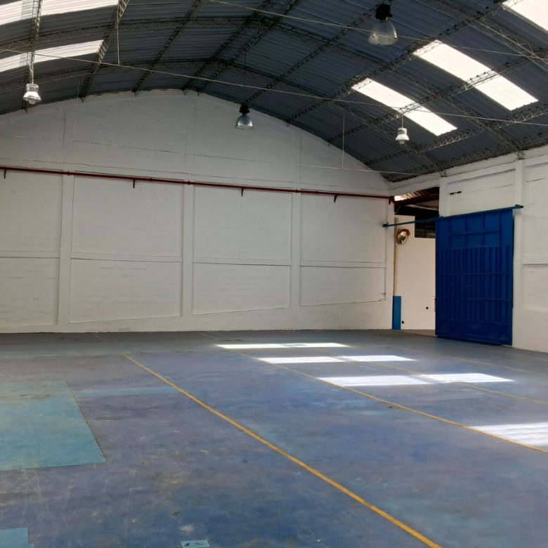 Alquiler 0987 0100 74 📞 🌟🏭 ¡Planta Industrial 4.200 m² de Alto Impacto! 🚛📦 Espacios de Bodega + Oficinas 🧠🔋 #PotenciaTuIndustria