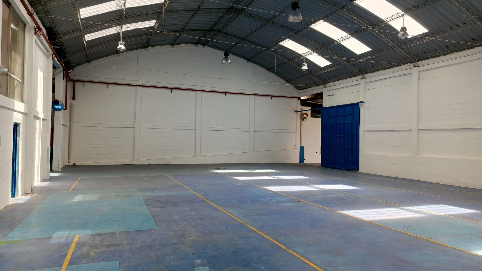 Alquiler 0987 0100 74 📞 🌟🏭 ¡Planta Industrial 4.200 m² de Alto Impacto! 🚛📦 Espacios de Bodega + Oficinas 🧠🔋 #PotenciaTuIndustria