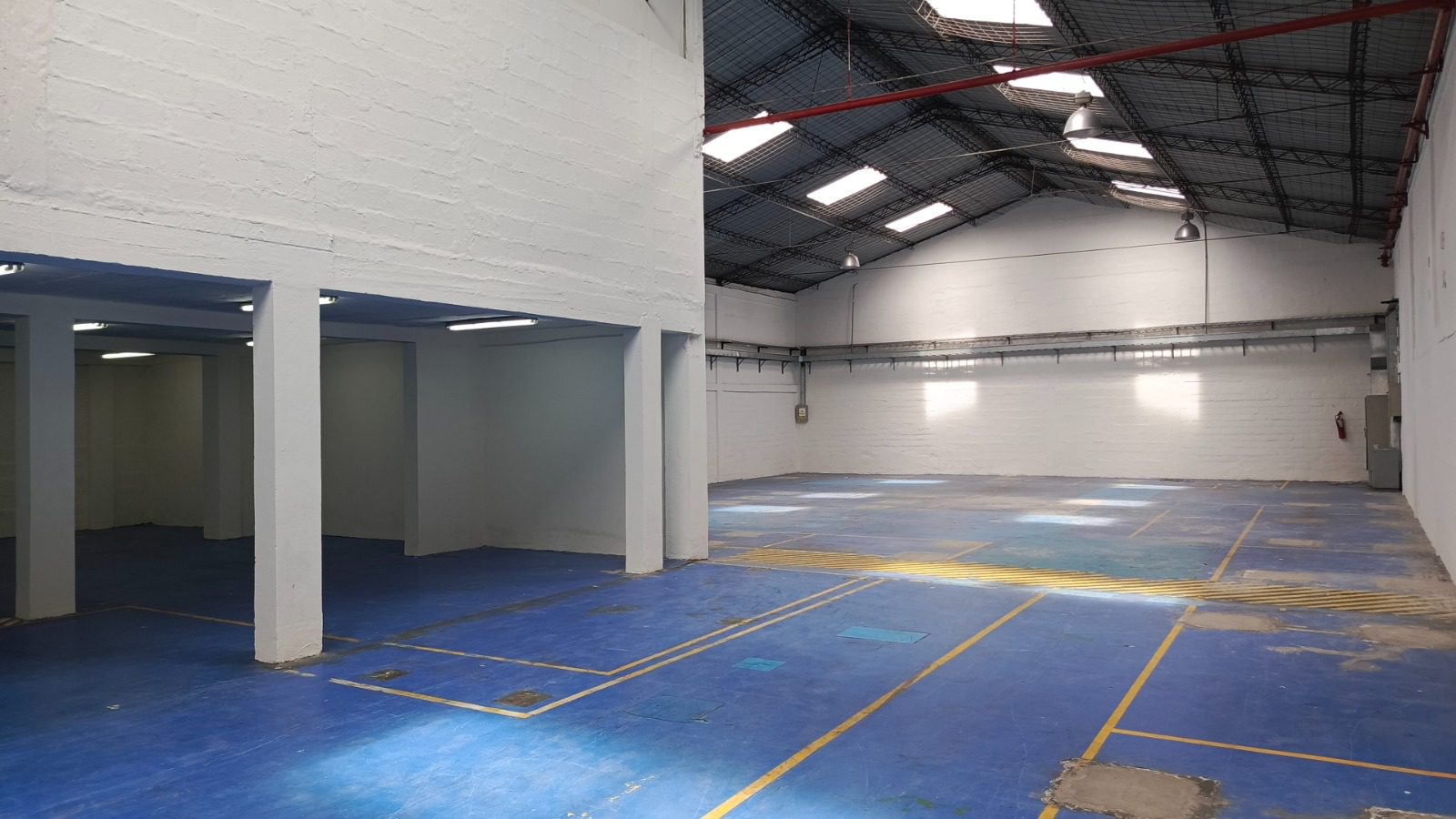 Alquiler 0987 0100 74 📞 🌟🏭 ¡Planta Industrial 4.200 m² de Alto Impacto! 🚛📦 Espacios de Bodega + Oficinas 🧠🔋 #PotenciaTuIndustria