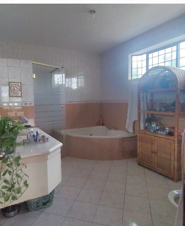 ALQUILO CASA DE 3D EN PUERTO AZUL SEMIAMOBLADA