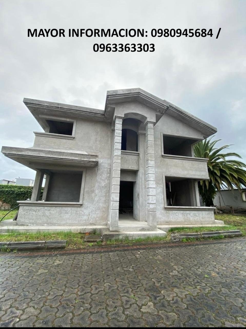 Casa de Lujo en Obra Gris