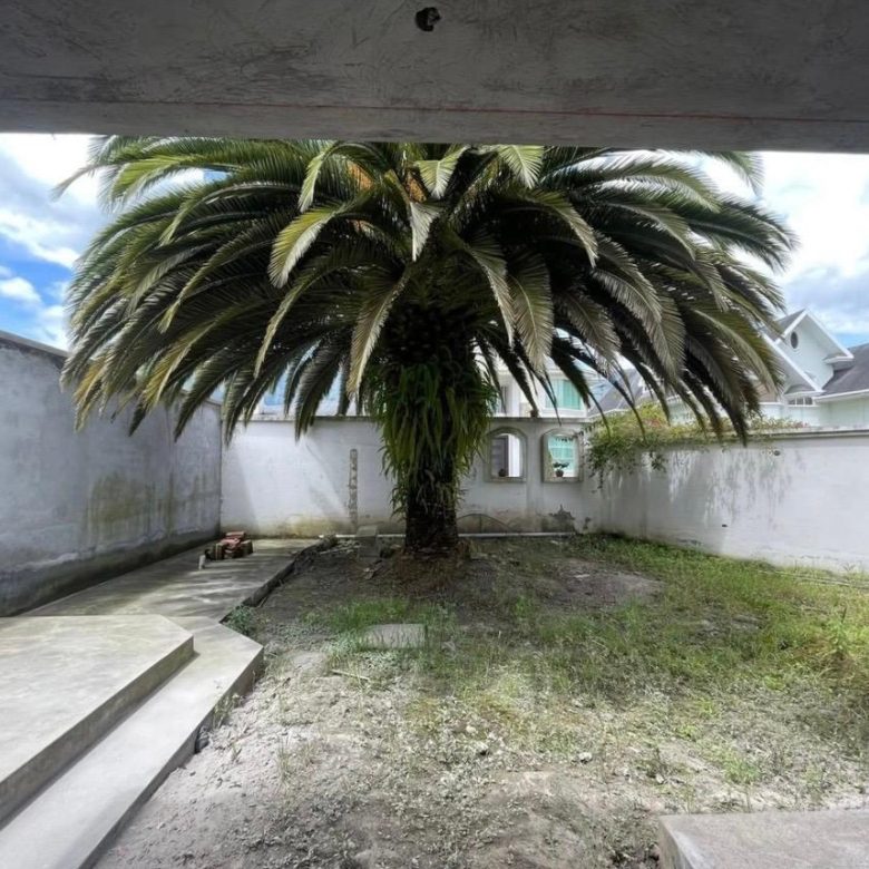 Casa de Lujo en Obra Gris