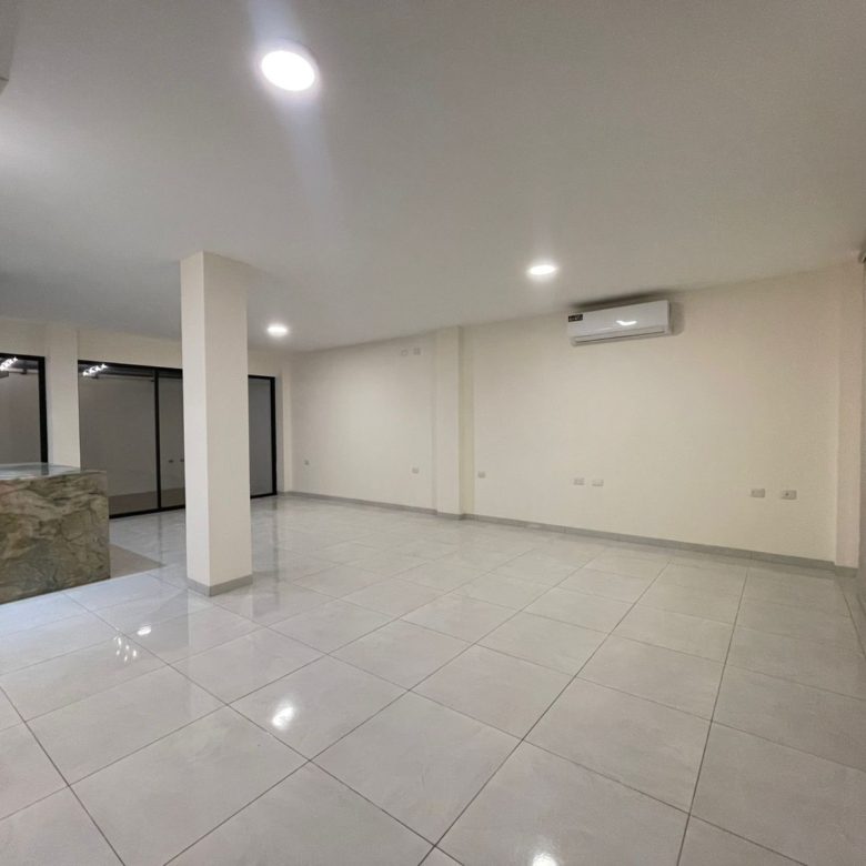 Casa Semiamoblada en Alquiler en Urbanización Arboleia, Machala