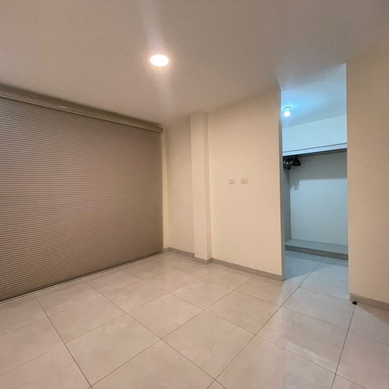 Casa Semiamoblada en Alquiler en Urbanización Arboleia, Machala