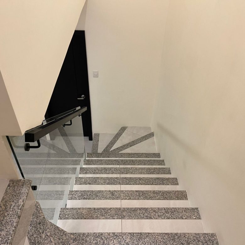 Casa Semiamoblada en Alquiler en Urbanización Arboleia, Machala
