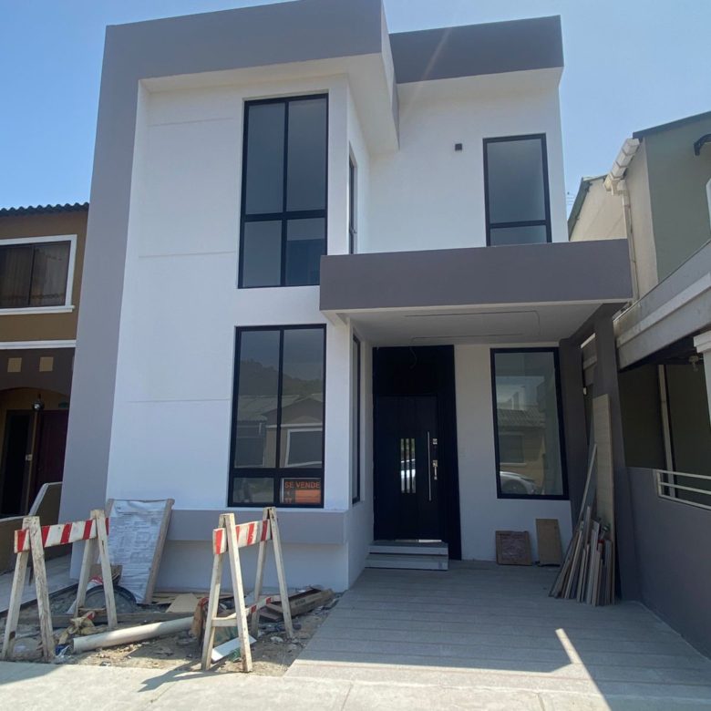 Casa en venta de estreno La Joya