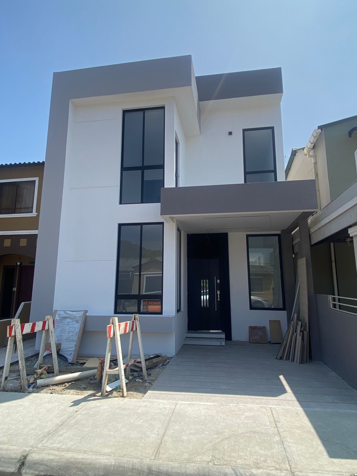 Casa en venta de estreno La Joya