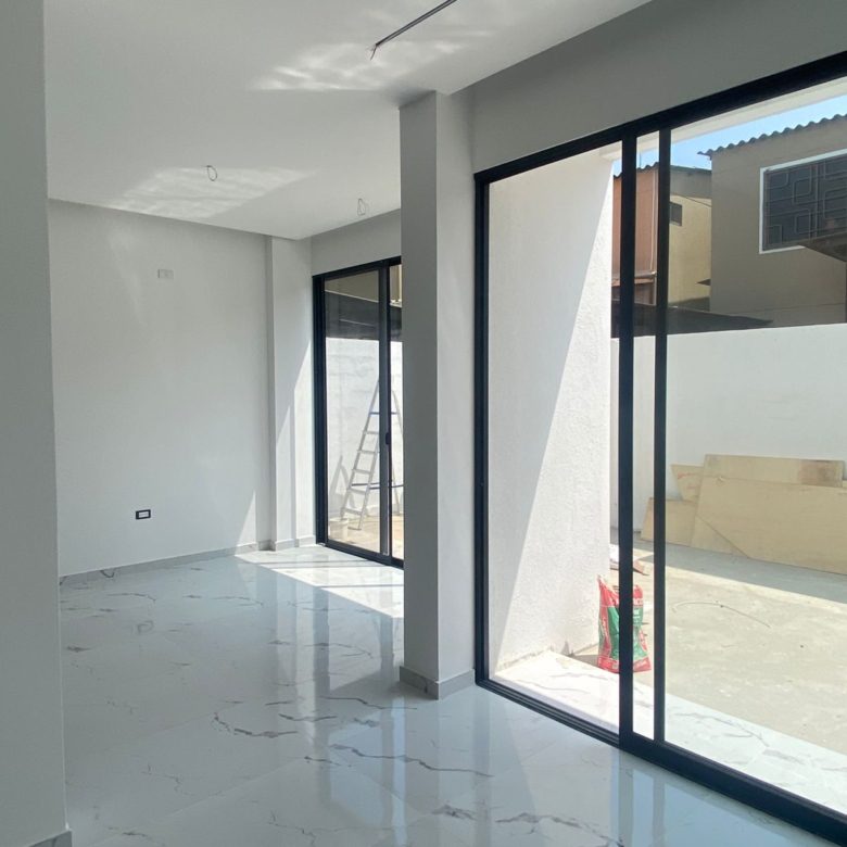 Casa en venta de estreno La Joya