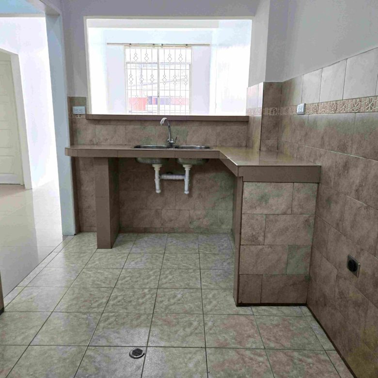Departamento en Venta – Planta Baja, Centro de Guayaquil (Sector Distribuidoras Farmacéuticas)
