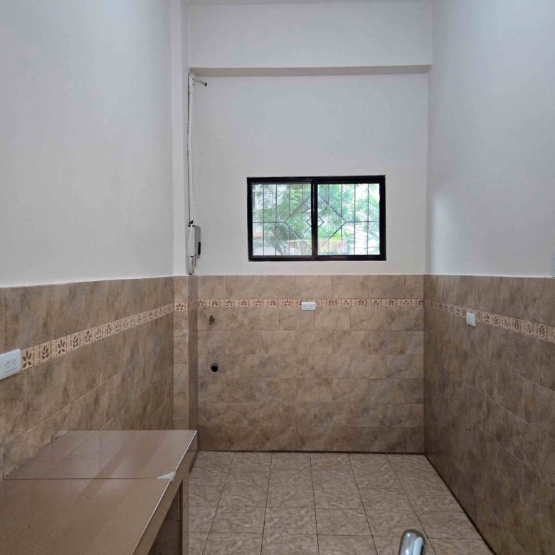Departamento en Venta – Planta Baja, Centro de Guayaquil (Sector Distribuidoras Farmacéuticas)
