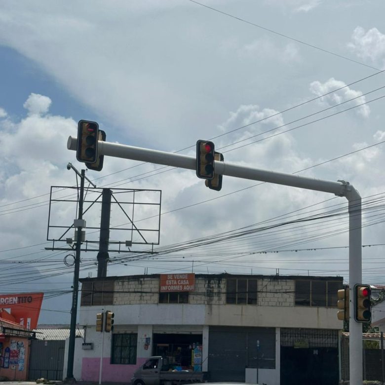 ✨🏠 Inversión Única en Ibarra: Terreno + Locales + Departamento + Casa 🚀 #OportunidadInmobiliariaIbarra