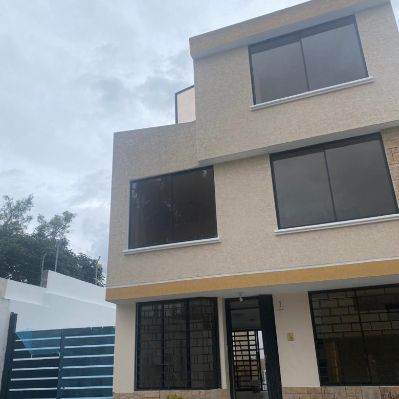 Venta 📞 099 294 7189 🏡 Casa de Ensueño en Pomasqui 172 m² cubiertos 🎉✨ Cerca de todo #CasaEnVentaPomasqui 🟢🟡🔴🔵🟣🟠