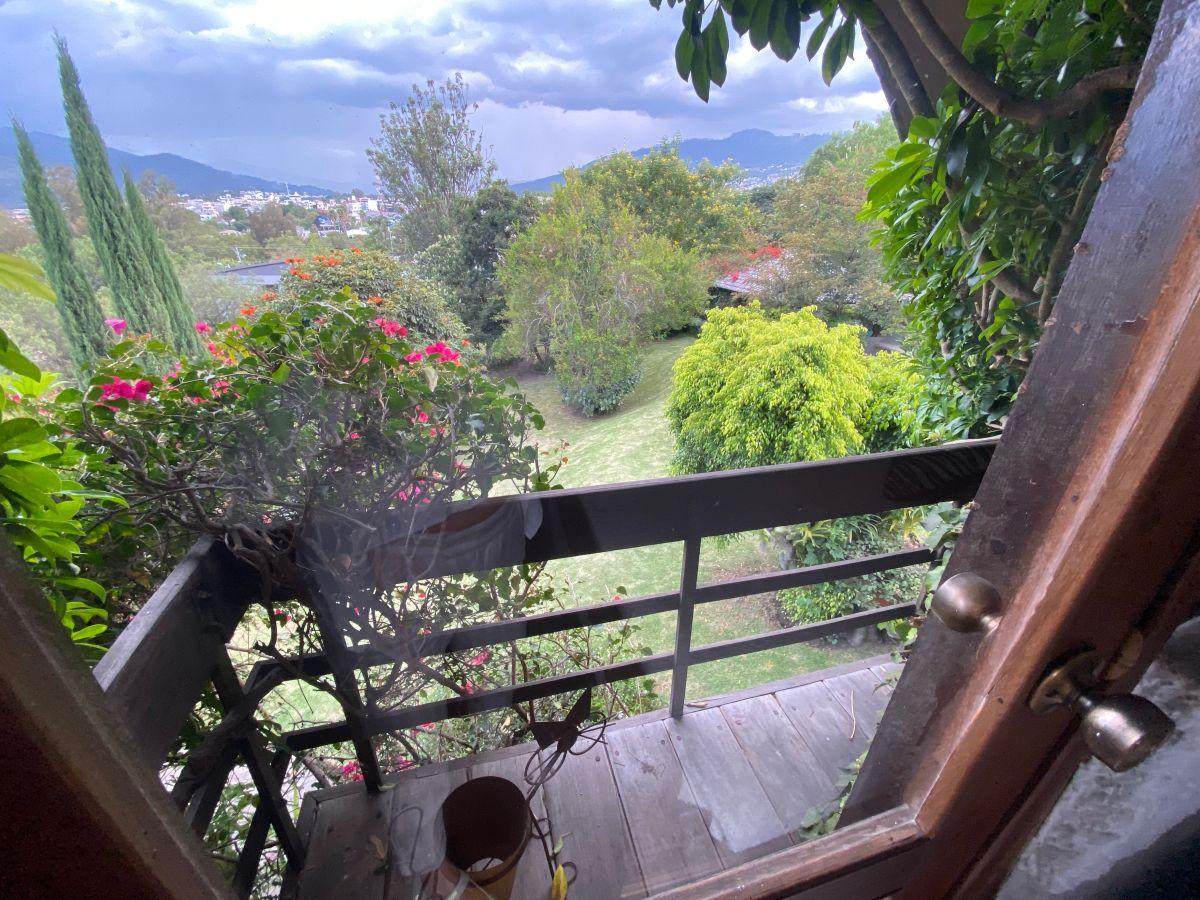 1606308970 Venta 📞 099 294 7189 🏔️💎 ¡PROPIEDAD DE LUJO EN CUMBAYÁ! FRENTE AL RESERVORIO CON VISTAS INIGUALABLES 🌅💧📏 Terreno: 1.498,88 m² | 🏠 Casa: 349,42 m² 📊🔥 #PropiedadEnCumbayá