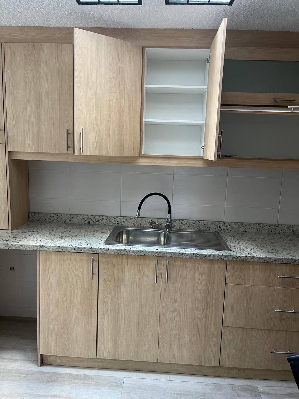 EXCELENTE OPORTUNIDAD: CASA EN VENTA EN EL NORTE DE QUITO