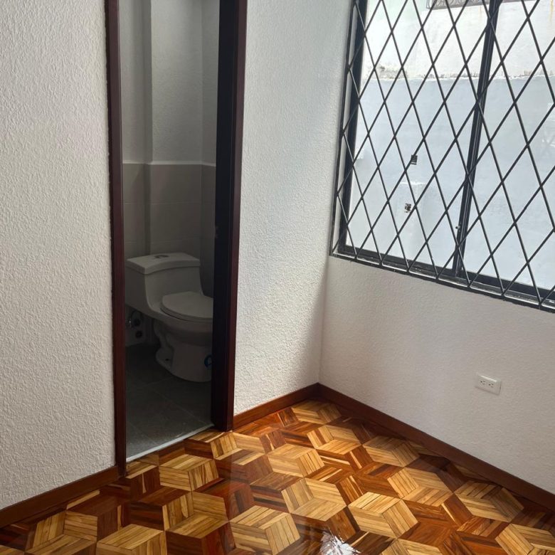 EXCELENTE OPORTUNIDAD: CASA EN VENTA EN EL NORTE DE QUITO