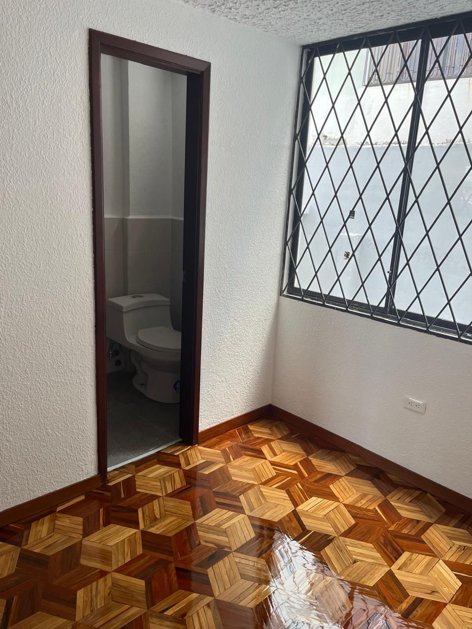 EXCELENTE OPORTUNIDAD: CASA EN VENTA EN EL NORTE DE QUITO