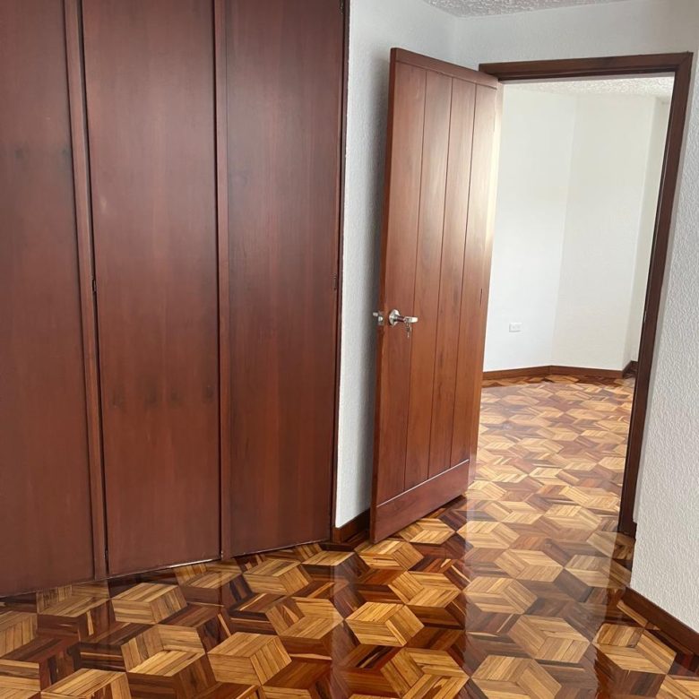 EXCELENTE OPORTUNIDAD: CASA EN VENTA EN EL NORTE DE QUITO