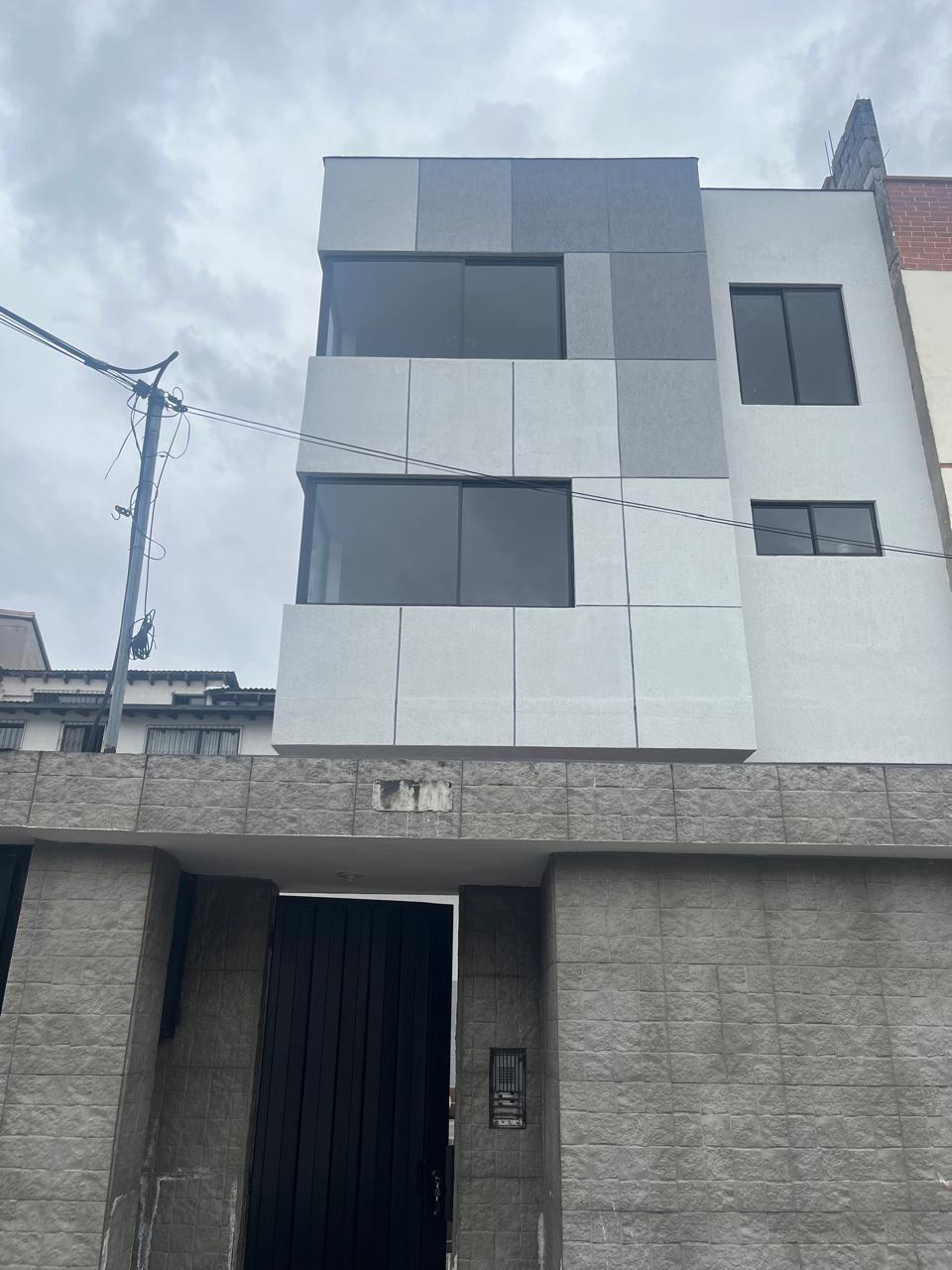 EXCELENTE OPORTUNIDAD: CASA EN VENTA EN EL NORTE DE QUITO