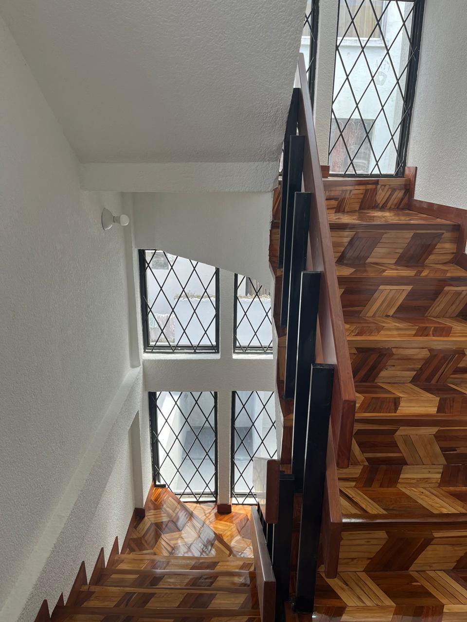 EXCELENTE OPORTUNIDAD: CASA EN VENTA EN EL NORTE DE QUITO