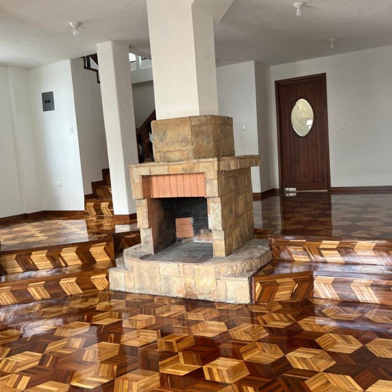 EXCELENTE OPORTUNIDAD: CASA EN VENTA EN EL NORTE DE QUITO