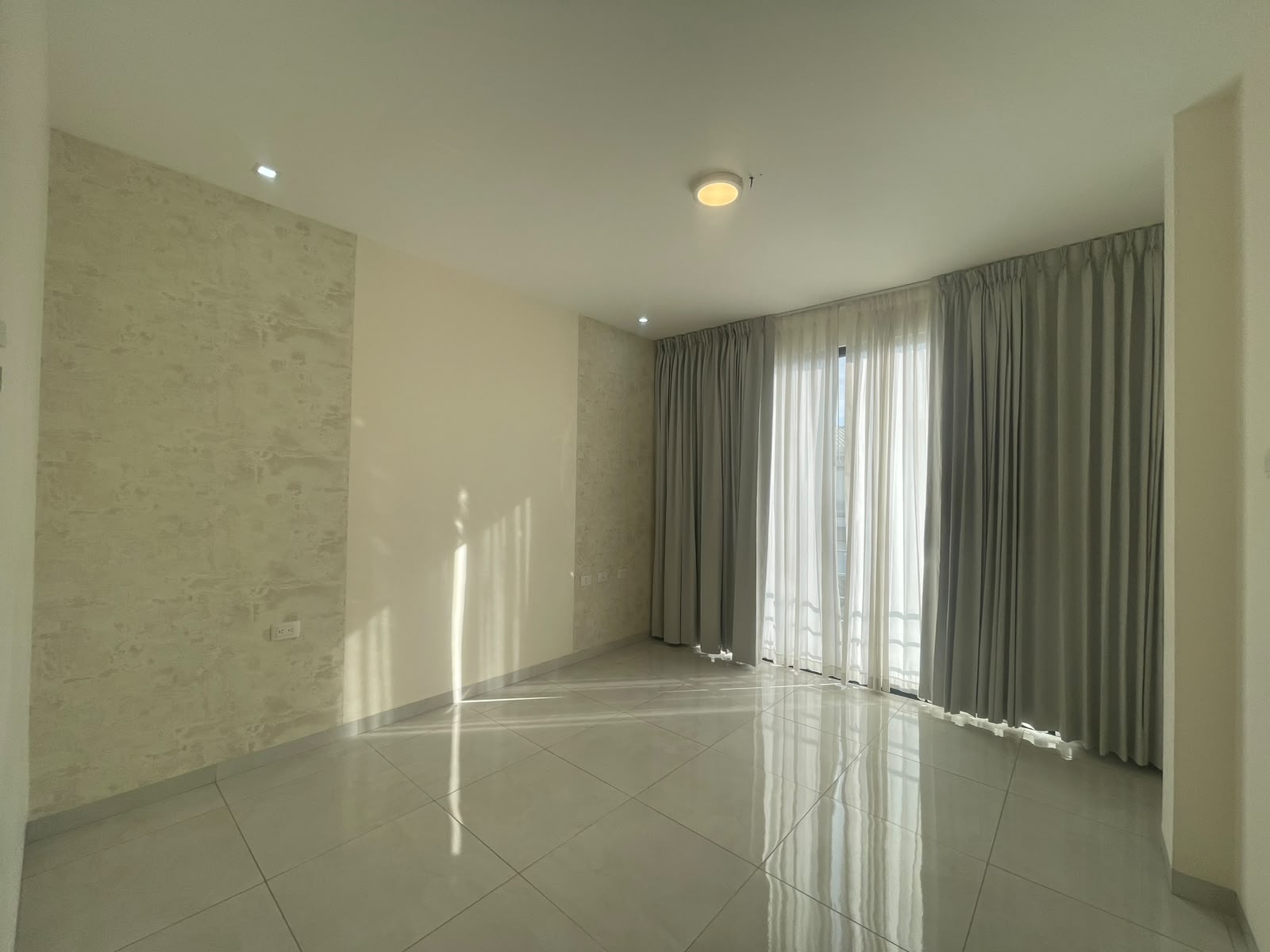 Casa Semiamoblada en Alquiler en Urbanización Arboleia, Machala