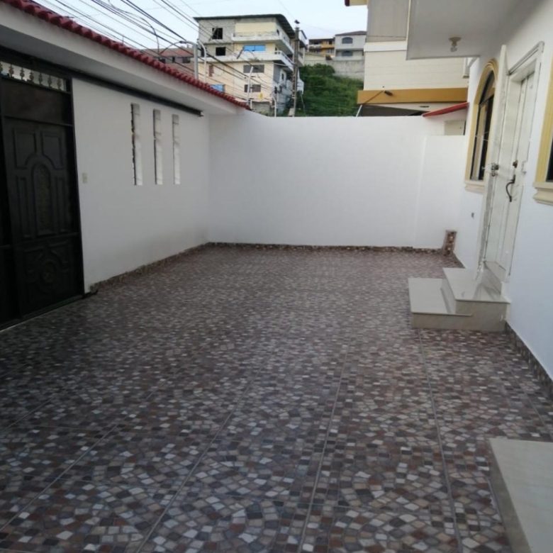 Lindo Departamento En Bellavista Cuenta Con Tres Dormitorios Con Sus Respectivos Baños, Sala, Comedor Cocina. Acabados Fino Y Elegante. Amplios Closets Garaje Cuenta Con Seguridad Las 24 Horas