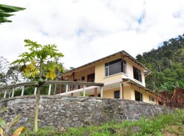 En venta 📞 099 294 7189 🌳 Finca de 9.75 ha con Casa de 2 Pisos 170 m² ✨ Haz realidad tu sueño en Manduriacu: naturaleza, producción y tranquilidad te esperan✨🌳 #TuFincaIdeal
