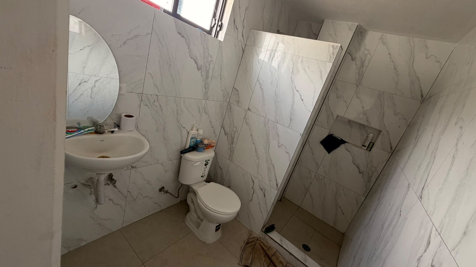 WhatsApp Image 2026-08-11 at 12.16.27(1) Venta 📞 099 294 7189 ✨ Casa 330 m² Terreno 821,76 m² Tu Refugio de Paz con Vista al Lago San Pablo 🌅🌿 #SueñaEnOtavalo