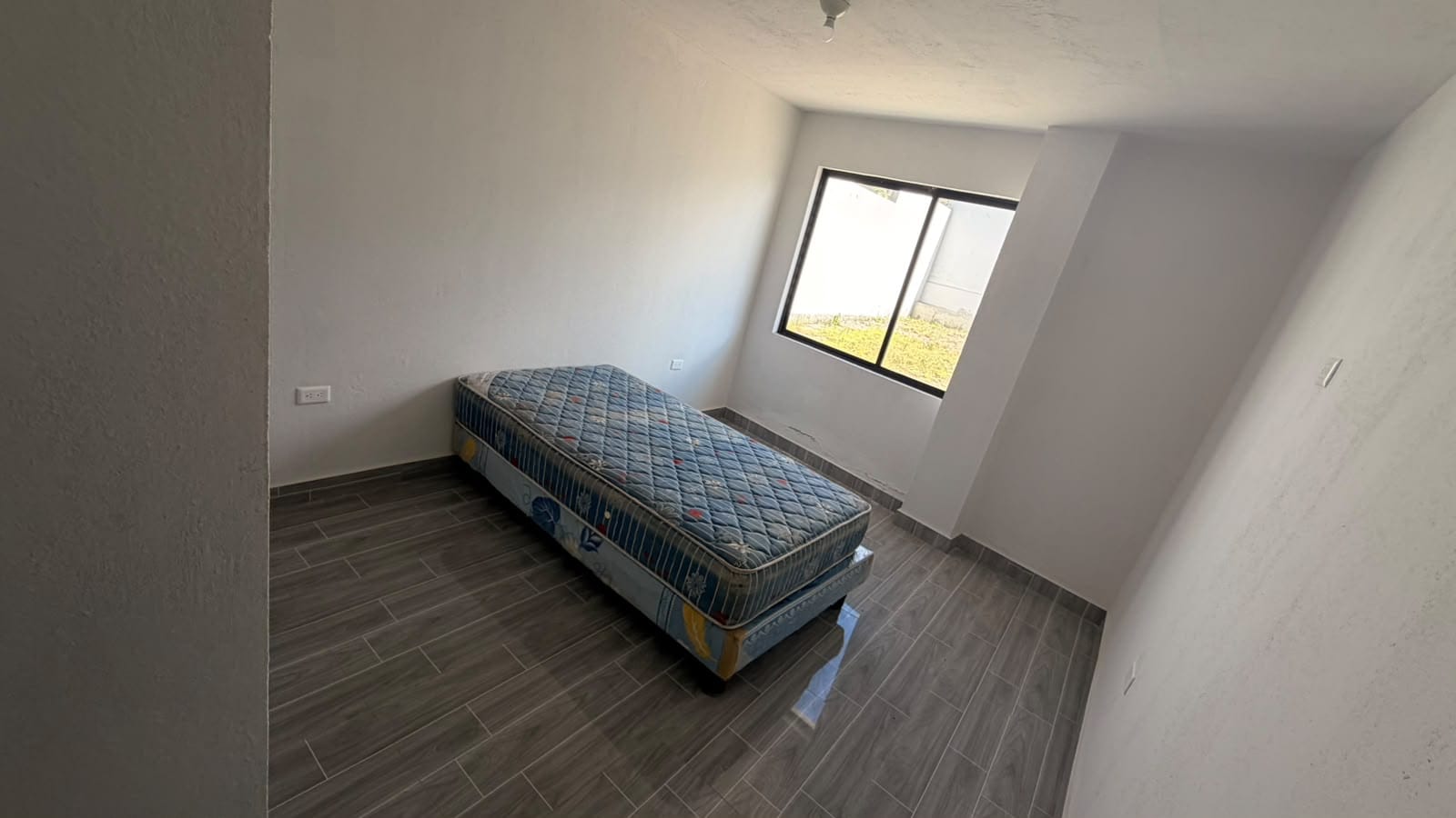 WhatsApp Image 2026-08-11 at 12.16.31(1) Venta 📞 099 294 7189 ✨ Casa 330 m² Terreno 821,76 m² Tu Refugio de Paz con Vista al Lago San Pablo 🌅🌿 #SueñaEnOtavalo