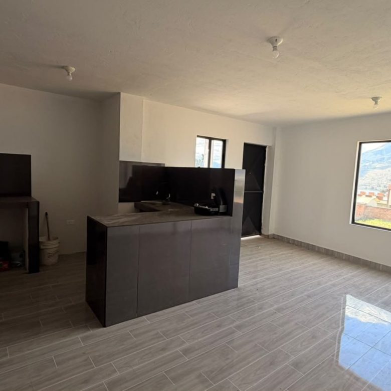 Venta 📞 099 294 7189 ✨ Casa 330 m² Terreno 821,76 m² Tu Refugio de Paz con Vista al Lago San Pablo 🌅🌿 #SueñaEnOtavalo