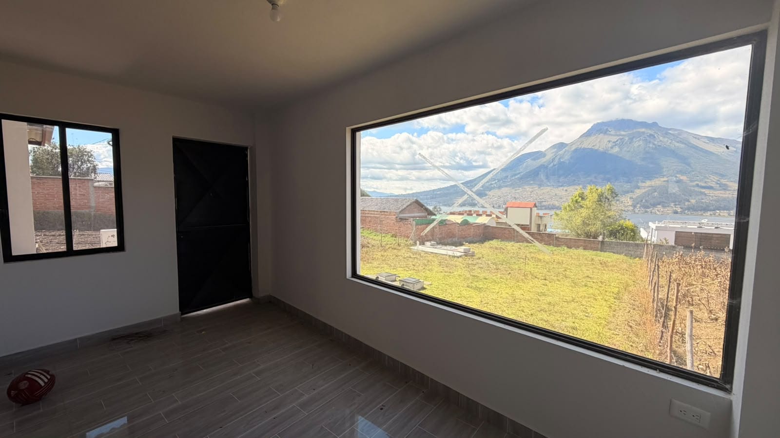 WhatsApp Image 2026-08-11 at 12.16.32 Venta 📞 099 294 7189 ✨ Casa 330 m² Terreno 821,76 m² Tu Refugio de Paz con Vista al Lago San Pablo 🌅🌿 #SueñaEnOtavalo