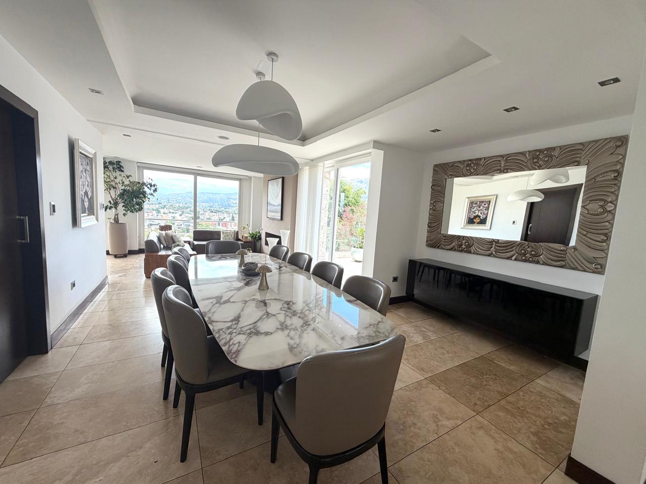 WhatsApp Image 2026-08-20 at 15.09.26(1) Venta 📞 099 294 7189 ✨🏡 Casa de 669 m² Vive el Lujo que Inspira en Cumbayá 🌿🌞 #TuCasaSoñada ✨🏡 Tu refugio de lujo en Cumbayá ✨